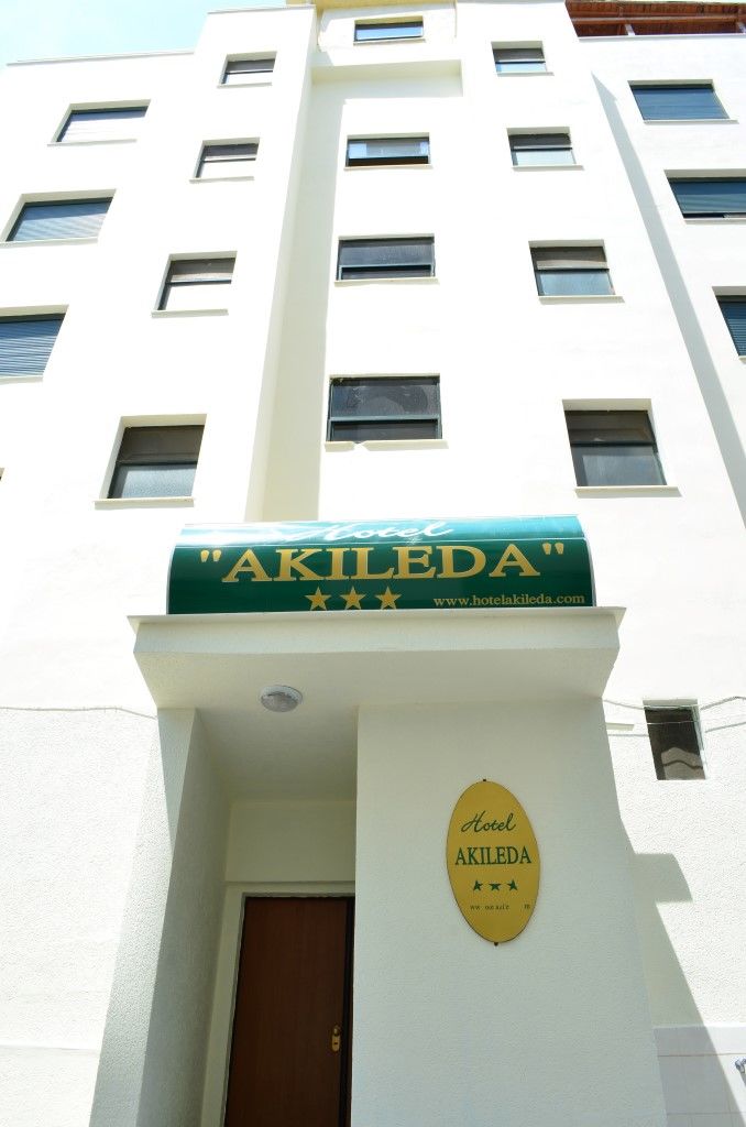 Akileda Hotel Kryemëdhenji Exterior foto