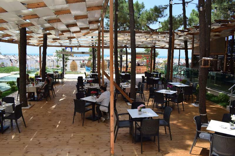 Akileda Hotel Kryemëdhenji Exterior foto