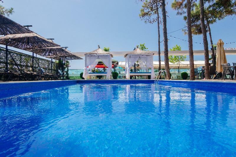 Akileda Hotel Kryemëdhenji Exterior foto